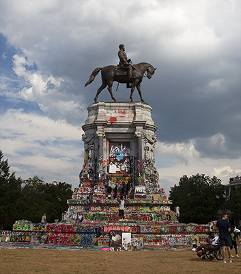 Photo: Robert E. Lee memorial in Richmond VA, June 30, 2020